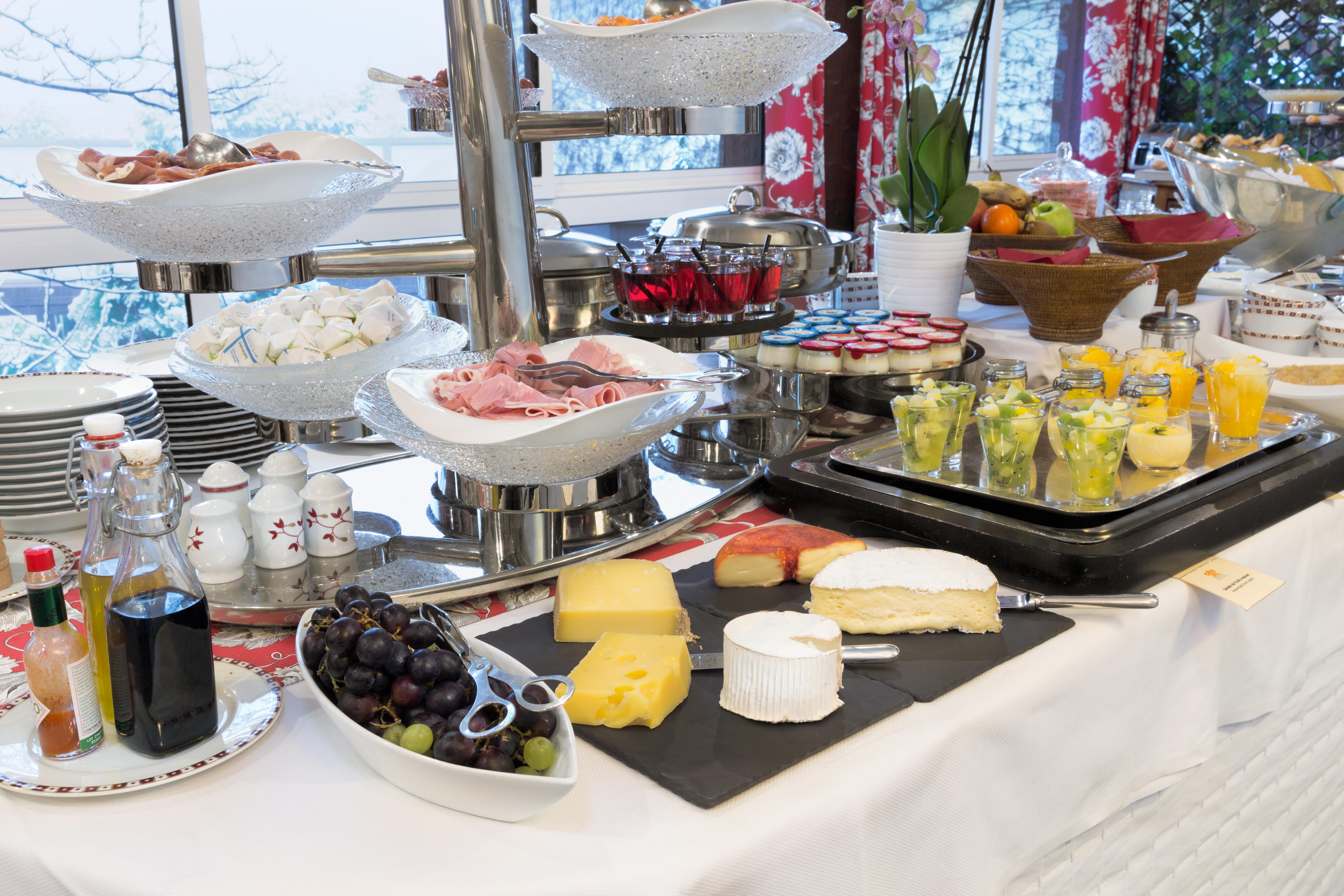 Hostellerie Briqueterie & Spa Champagne Vinay  Екстериор снимка A cheese platter