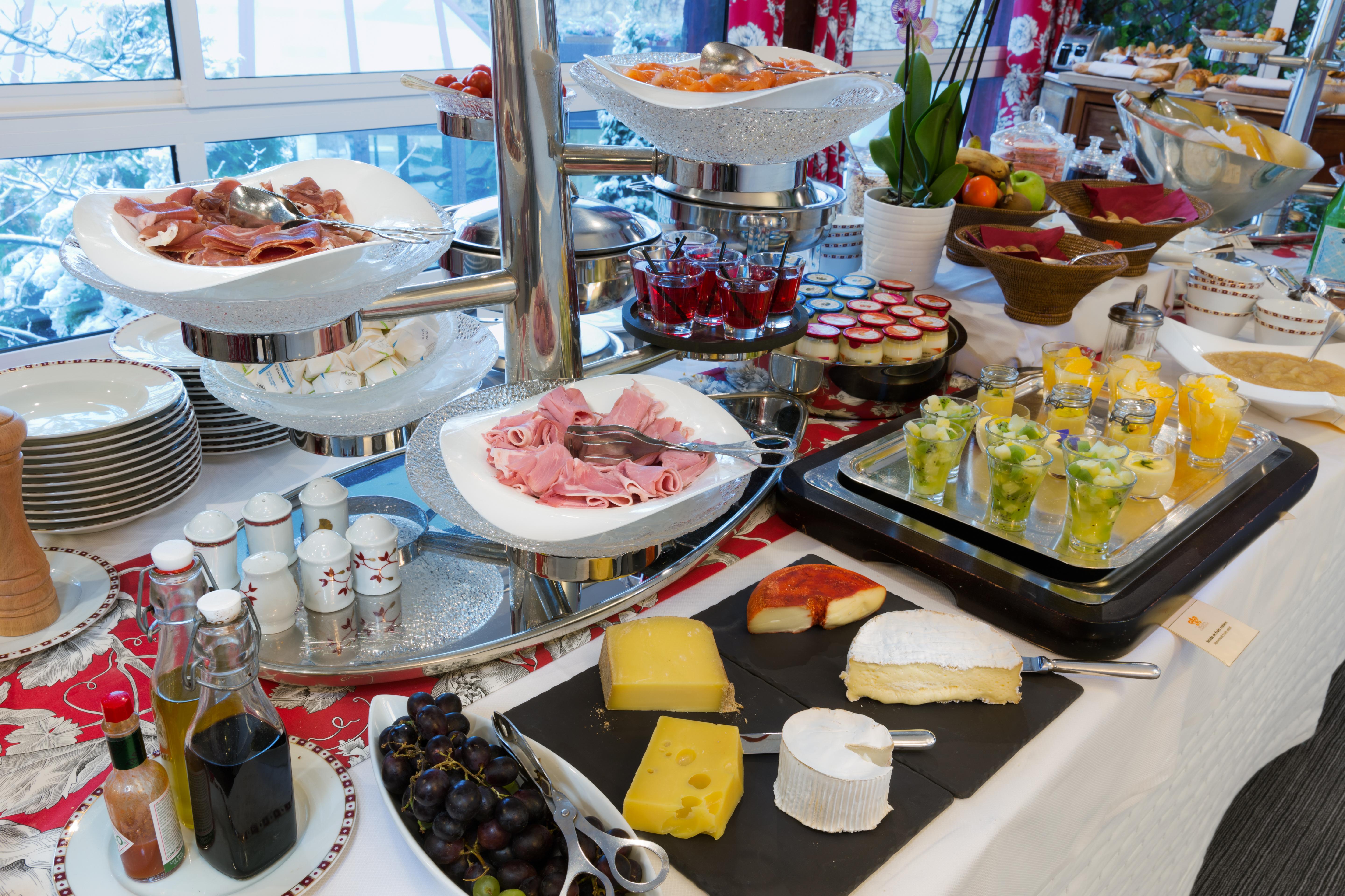 Hostellerie Briqueterie & Spa Champagne Vinay  Екстериор снимка A buffet