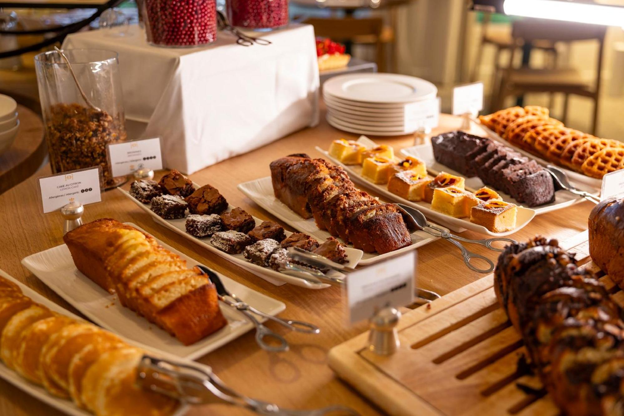 Hostellerie Briqueterie & Spa Champagne Vinay  Екстериор снимка A selection of cakes