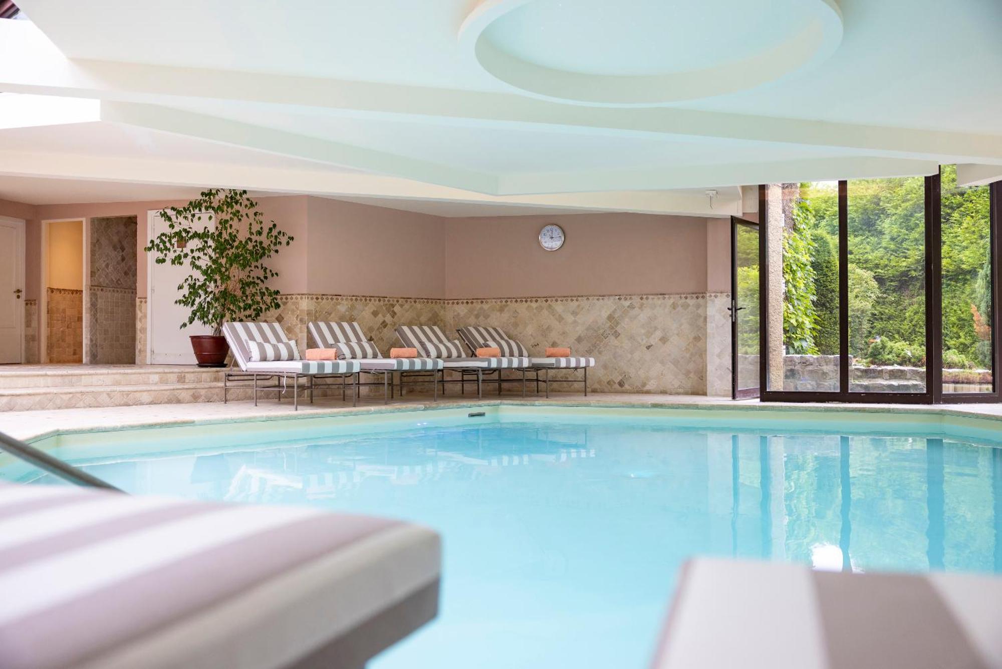 Hostellerie Briqueterie & Spa Champagne Vinay  Екстериор снимка The swimming pool at the hotel